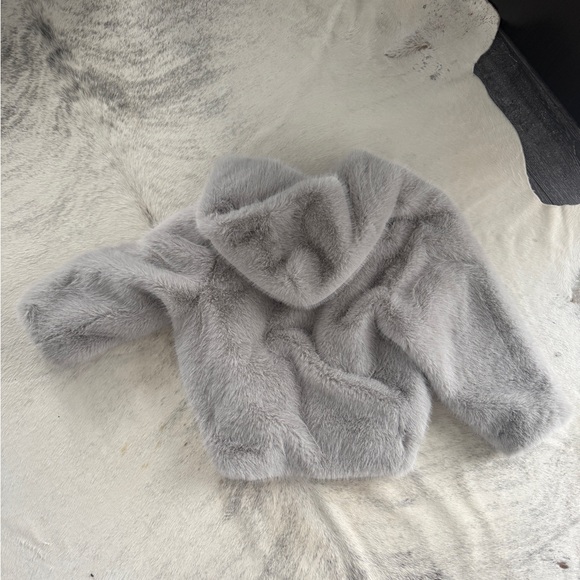 Grey fur oversized jacket - Picture 2 of 5